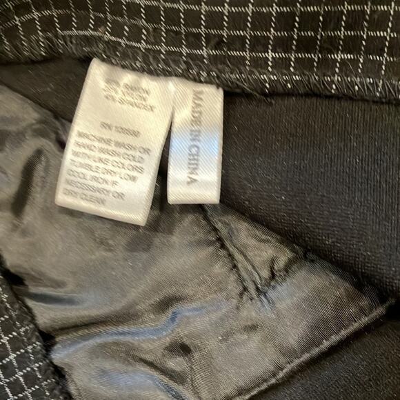 AMANDA AND CHELSEA Black White Grid Print Ankle Pants  16 - Picture 5 of 11